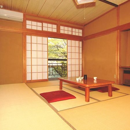 Готель Minshuku Miyama Nakano  Екстер'єр фото