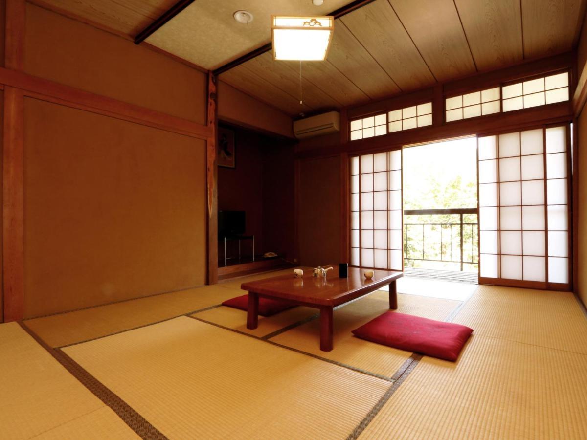Готель Minshuku Miyama Nakano  Екстер'єр фото