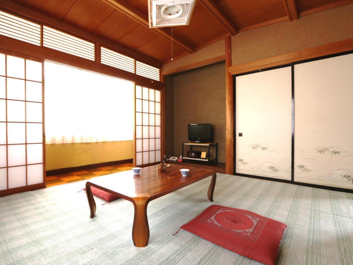 Готель Minshuku Miyama Nakano  Екстер'єр фото