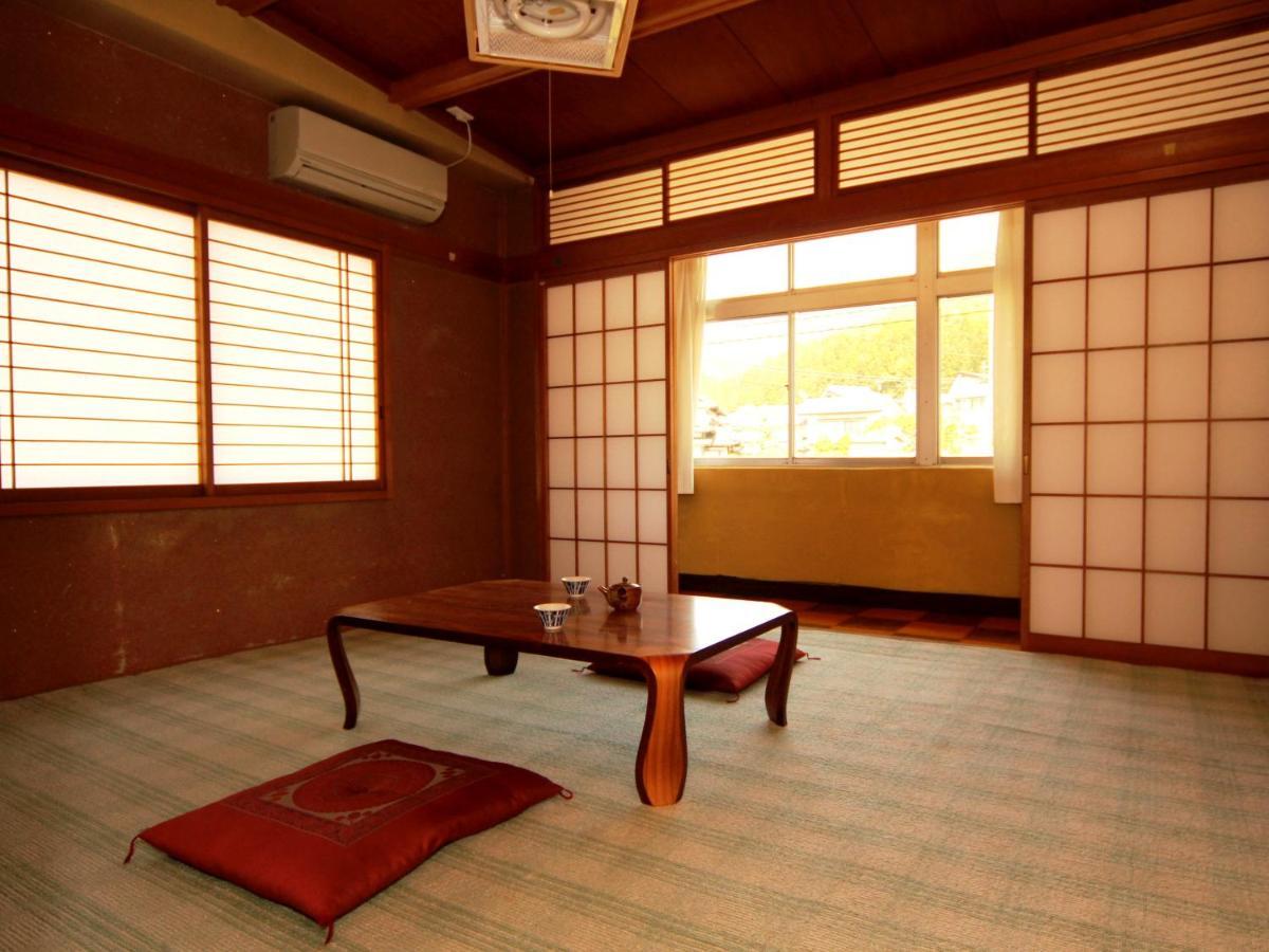 Готель Minshuku Miyama Nakano  Екстер'єр фото