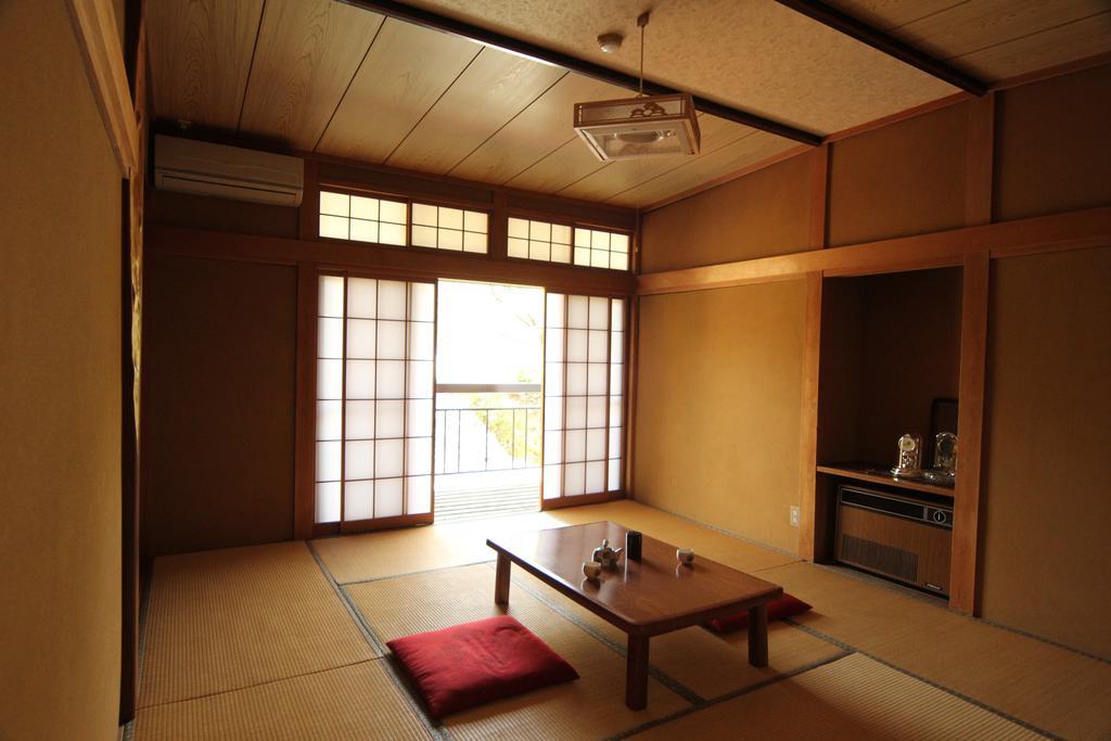 Готель Minshuku Miyama Nakano  Екстер'єр фото